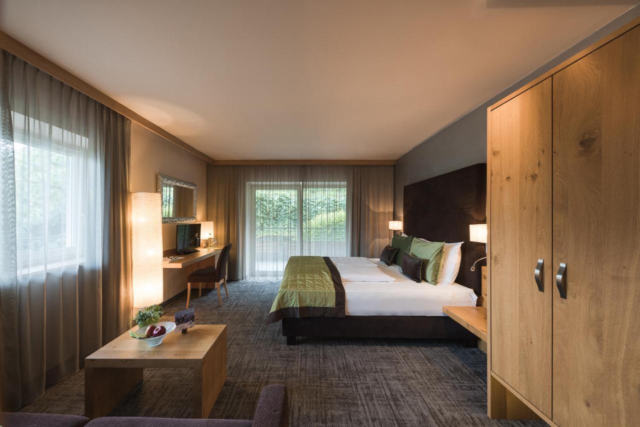 Doppelzimmer mit Gartenblick